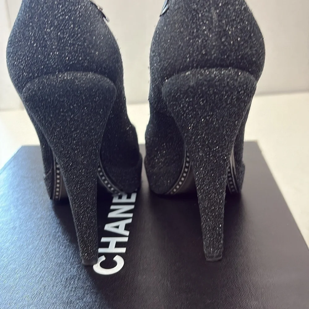 CHANEL Glitter CC Interlocking Black Heels